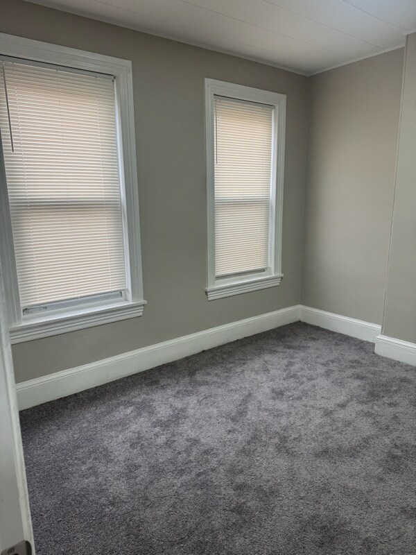 Building Photo - 905 N Spruce St