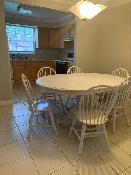 Dining Room - 5201 ATLANTIC Blvd