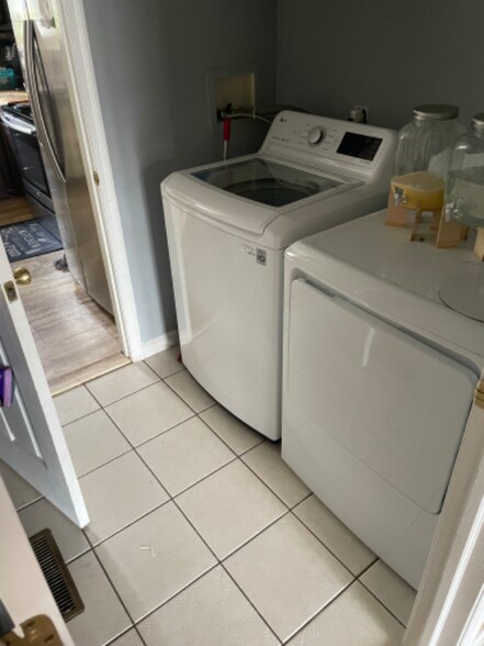 Building Photo - 2663 Anthony Ct