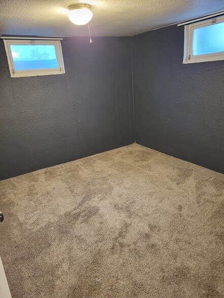 Building Photo - 6042 Adams St