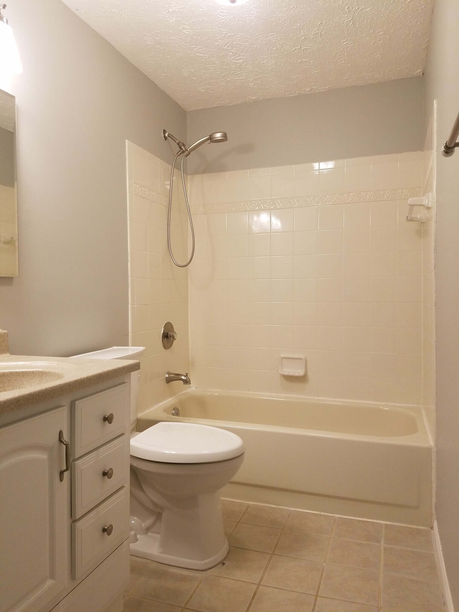 Full Bath - 358 Delmar Ct