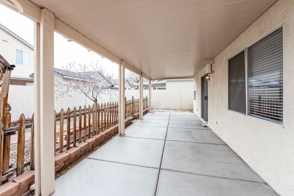 Building Photo - 8813 Iron Hitch Ave