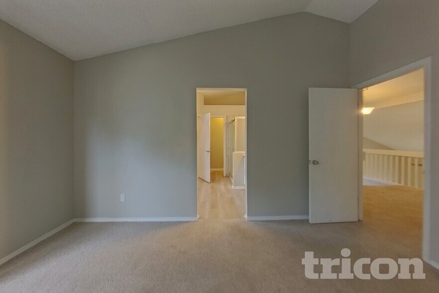 Building Photo - 6455 Montarbor Dr