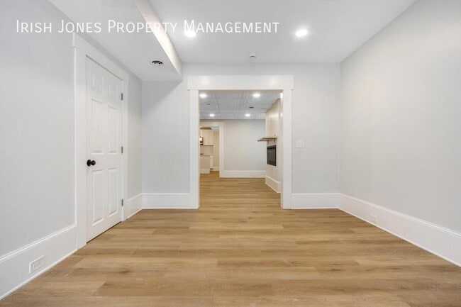 Building Photo - 48 Boyd St