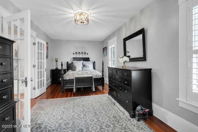 Building Photo - 137 E Bergen Pl