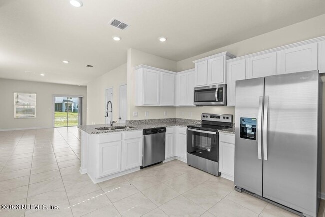 Building Photo - 46 Oarsman Xing Dr