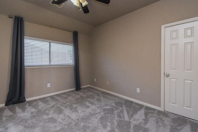 Building Photo - 16915 Locust Springs Dr