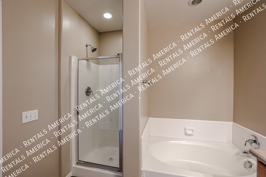 Building Photo - 14575 W Mountain View Blvd