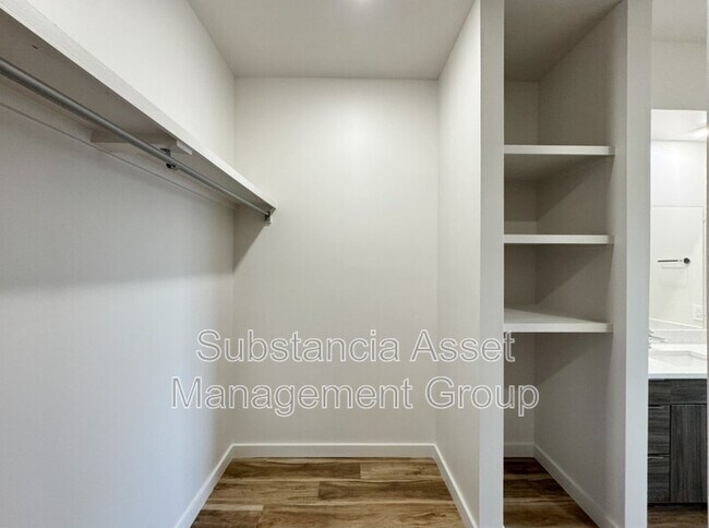 Building Photo - 1653 Midtown Pl