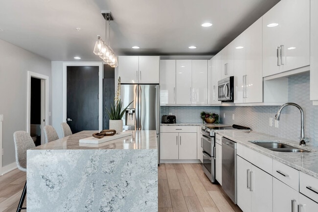 Building Photo - 428 W Swoope Ave