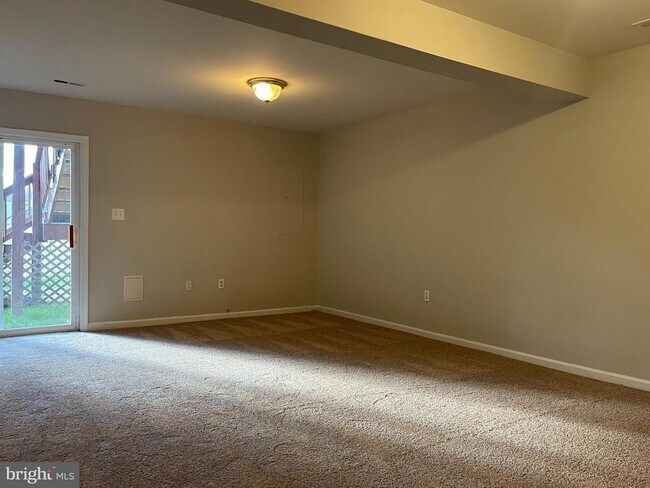 Building Photo - 27 Townes Pl