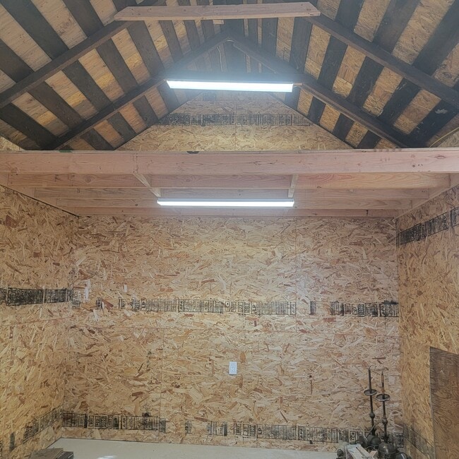 Building Photo - 2747 McGee Ave