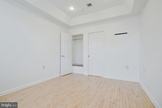 Building Photo - 1018 Booth St