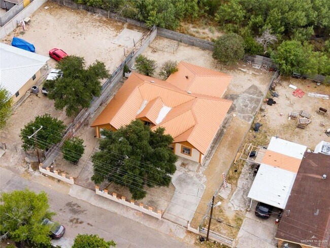 Building Photo - 20 Albacore St