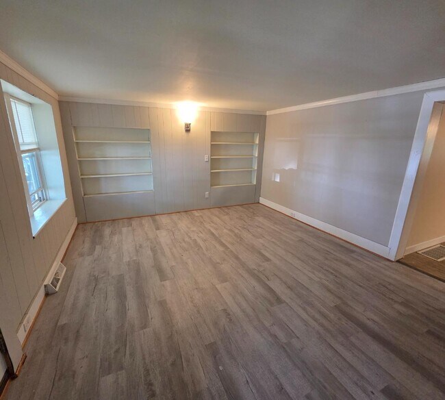 Building Photo - 29 E Vanscoter St