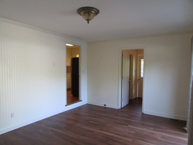 Building Photo - 202 Wrenwood Cir