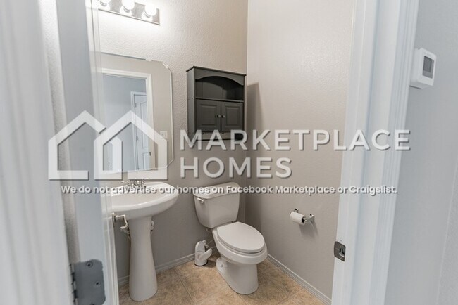 Building Photo - 620 Creekside Ave SW