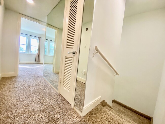 Building Photo - 1259 Blalock Rd