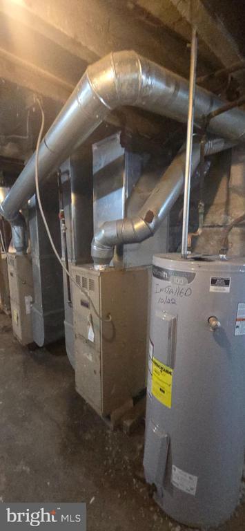 Building Photo - 3258 N Park Ave