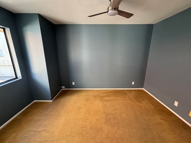 Building Photo - Spacious 3-Bedroom Townhome with Community...