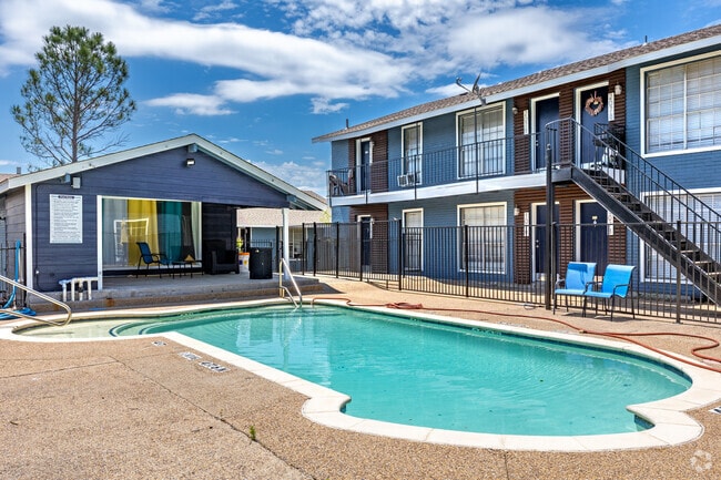 Swimming Pool - Monaco Valley