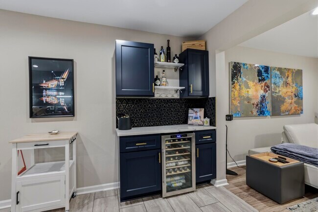 Building Photo - 1241 N Bronough St