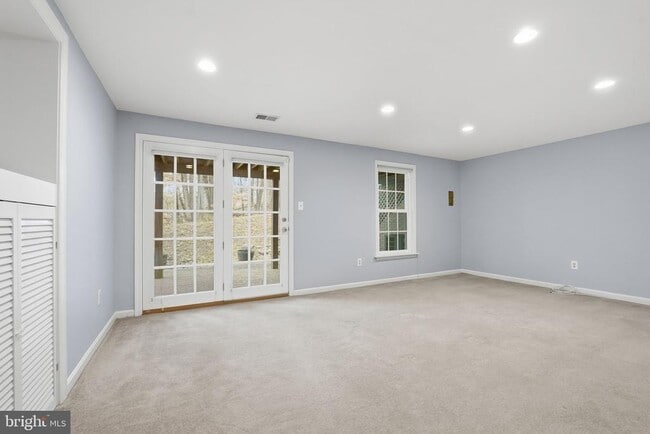 Building Photo - 9236 Northedge Dr