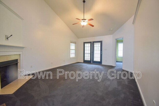 Building Photo - 112 Camrose Ct