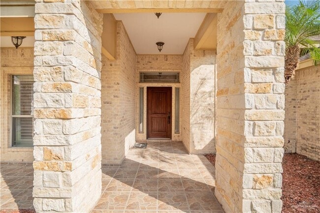 Building Photo - 28 Santa Monica St