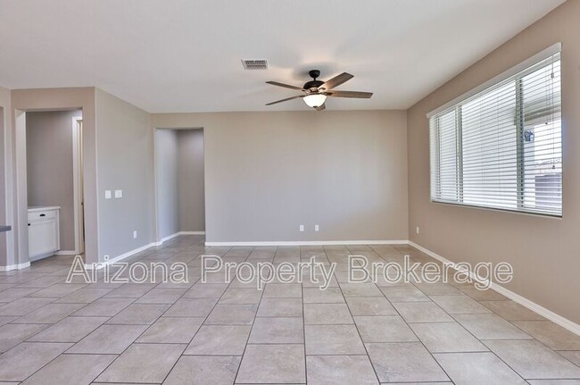 Building Photo - 20933 W Almeria Rd