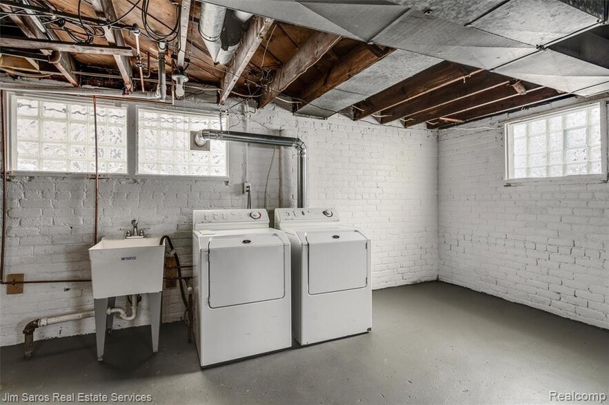 Building Photo - 1308 Beaconsfield Ave