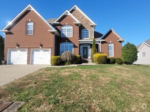 Building Photo - $2650 - Majestic 3 Bedroom 2.5 Bath + Bonu...