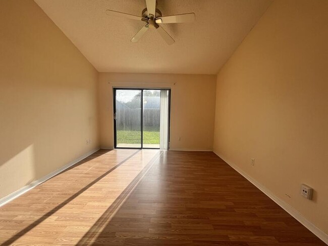 Building Photo - 10448 Water Hyacinth Dr