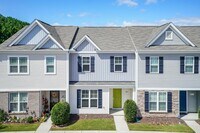 Building Photo - Three Bedroom Home!