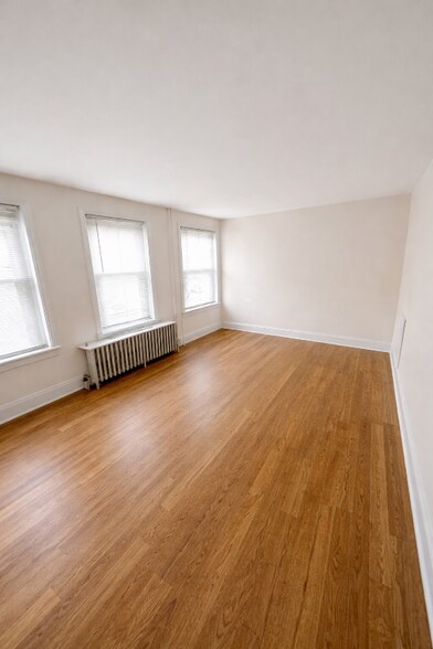 Building Photo - 123 Jackson St