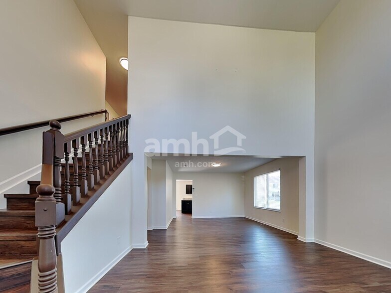 Building Photo - 909 Centennial St