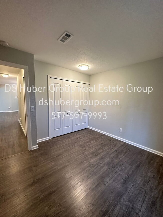 Building Photo - 5400 Maple Ridge Rd