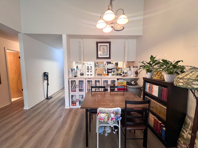 Building Photo - 2BR/2BA Condo in NW Gainesville - availabl...