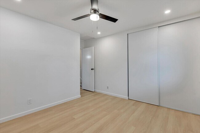 Building Photo - 122 Flynn Ave