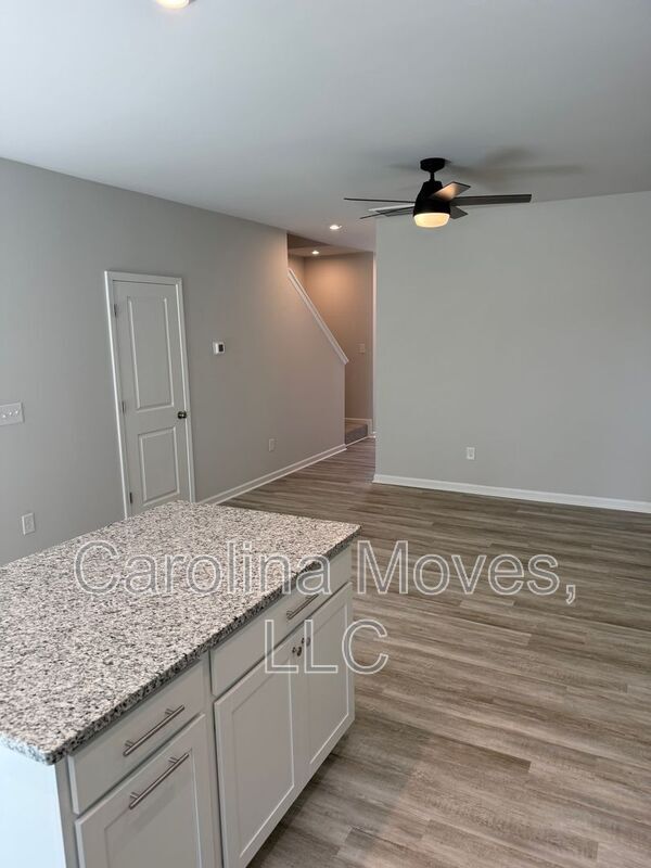 Building Photo - 166 Randwick Ln