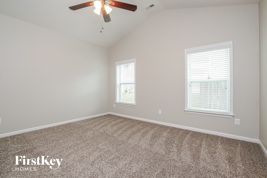 Building Photo - 214 Lakemont Dr