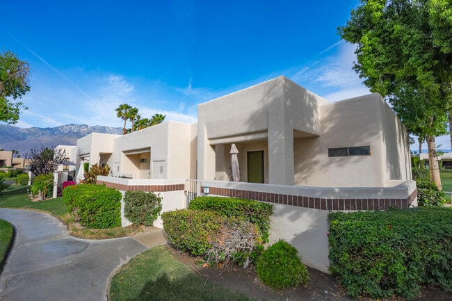 Building Photo - 67242 Cumbres Ct
