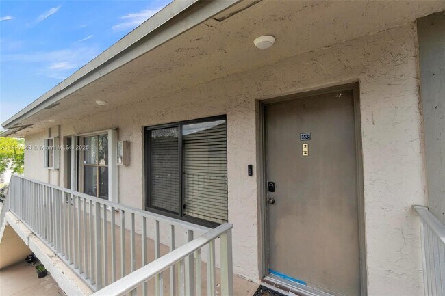 Building Photo - 15348 SW 72nd St