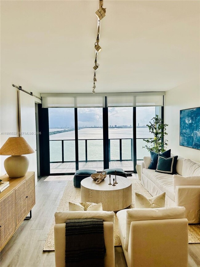 Building Photo - 3131 NE 7th Ave