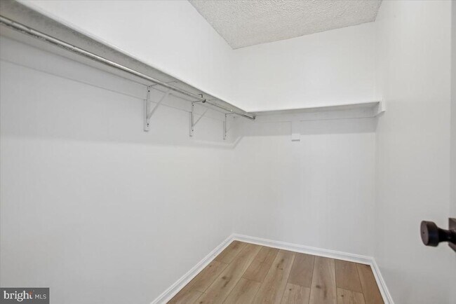 Building Photo - 3800 Powell Ln