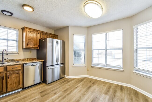 Building Photo - 4127 Lake Cross Dr W