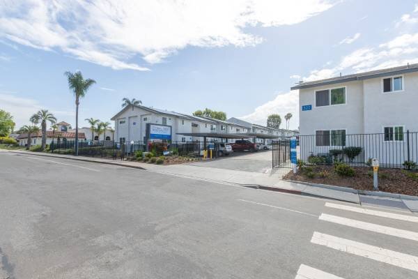 Building Photo - 300 Smilax Rd