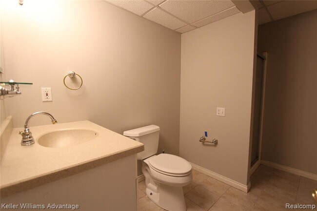 Building Photo - 18547 Clairmont Cir E