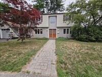 Building Photo - 633 Saw Mill Brook Pkwy