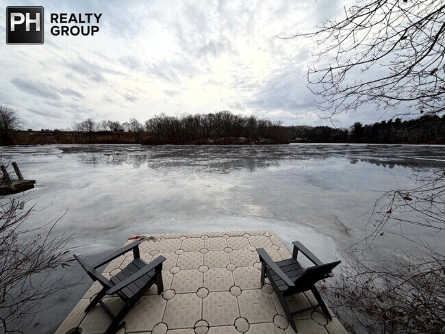 Building Photo - 157 Riverview Ave